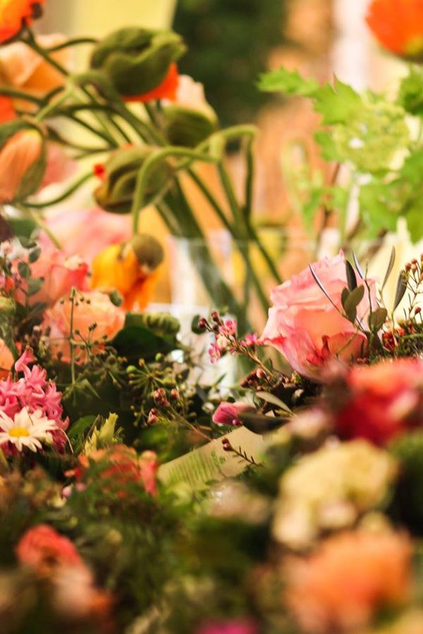 Frühlingsblumen Arrangement von Blatt und Blüte